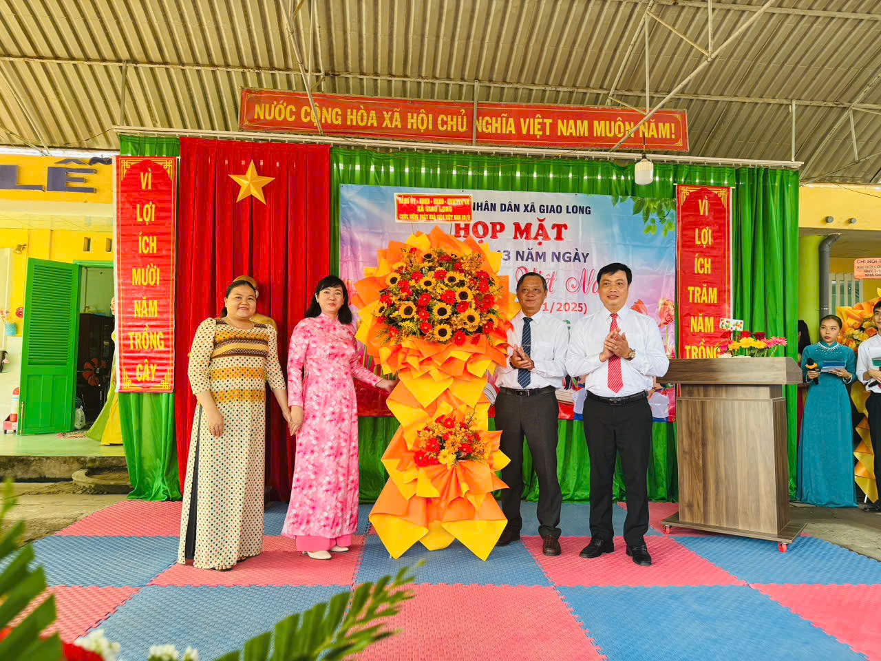 TRƯỜNG TIỂU HỌC QUỚI SƠN TỔ CHỨC MỪNG NGÀY NHÀ GIÁO VIỆT NAM