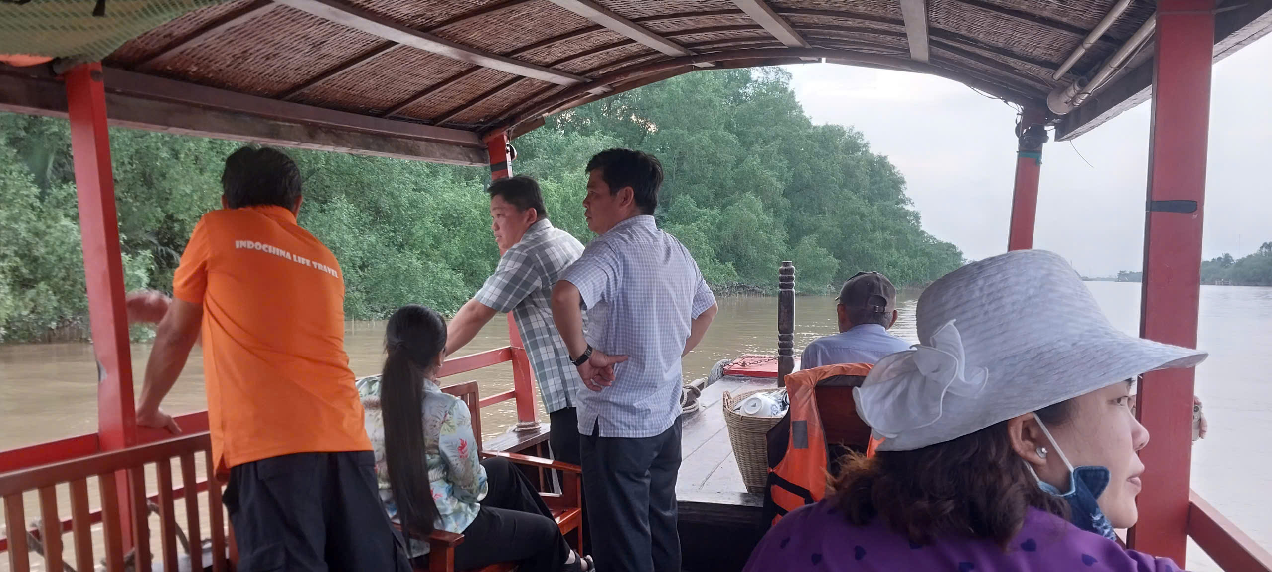 BÍ THƯ ĐẢNG ỦY XÃ GIAO LONG KHẢO SÁT CÁC ĐIỂM DU LỊCH TIỀM NĂNG TRÊN ĐỊA BÀN