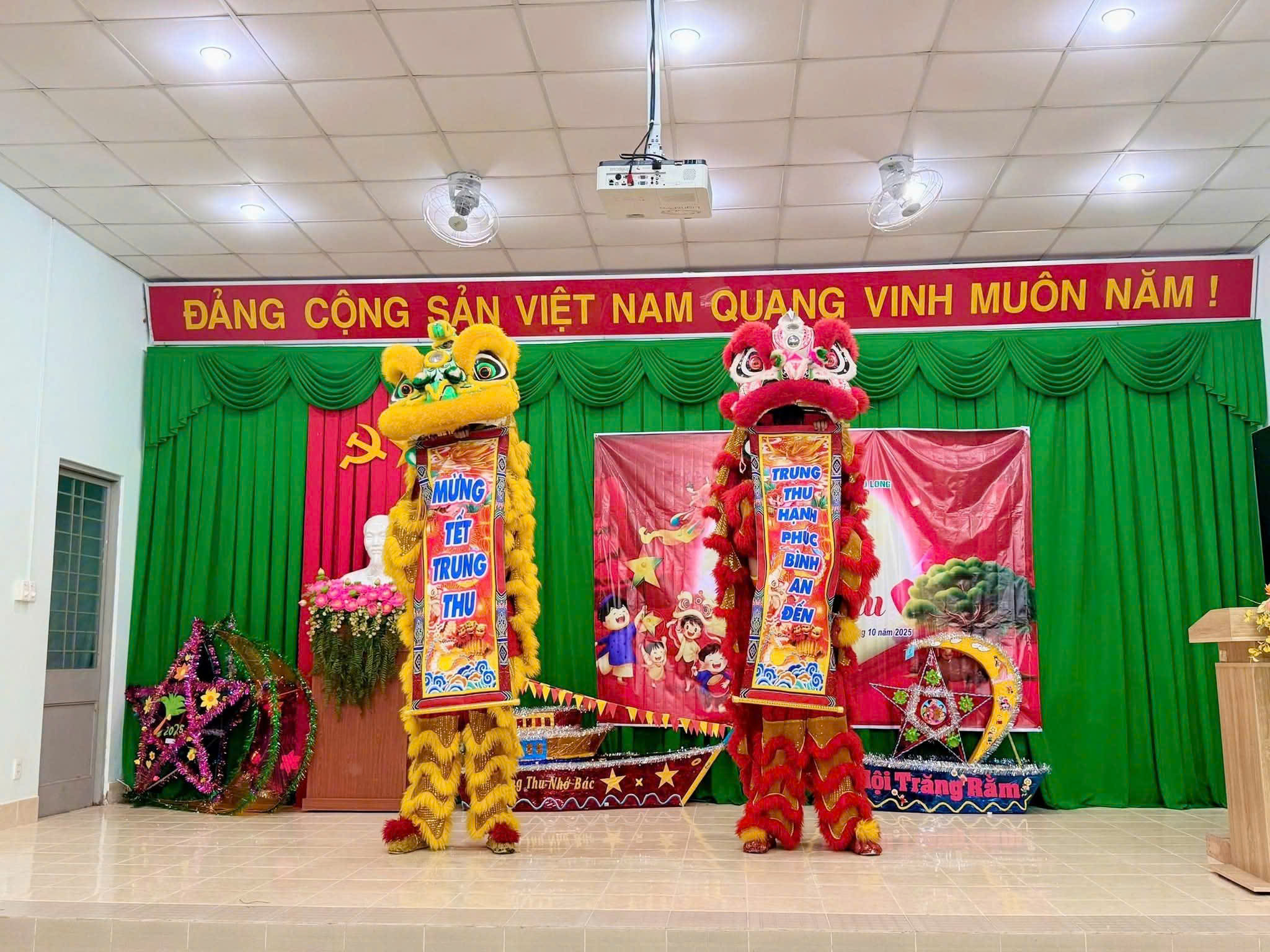 GIAO LONG: CHƯƠNG TRÌNH VUI TẾT TRUNG THU NĂM 2025 CHO THIẾU NHI TRÊN ĐỊA BÀN XÃ
