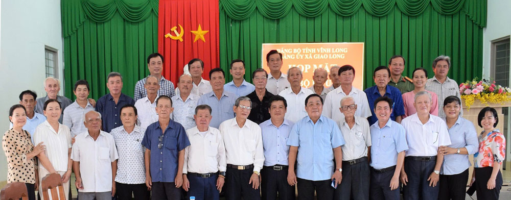 Xã Giao Long họp mặt cán bộ hưu trí
